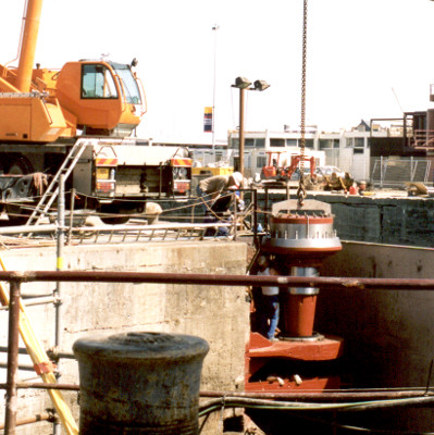 Installation of the north pivot