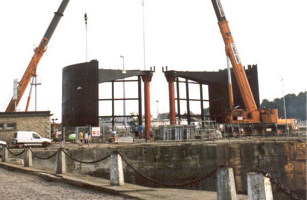 Arrival of the new doors