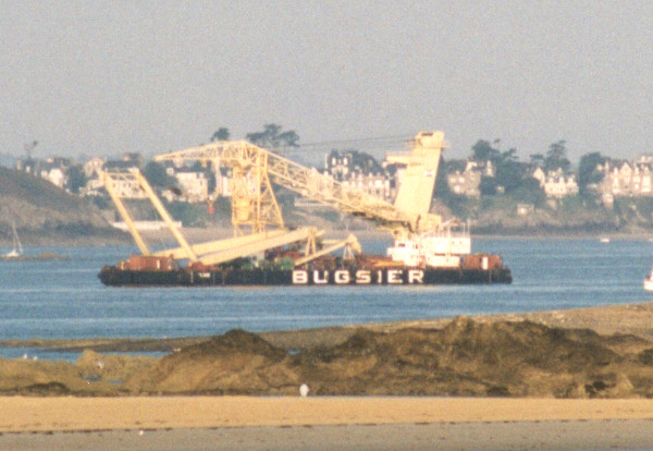 Arrival of the crane